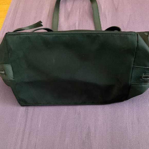 Ladies GUC handbag. - Picture 5 of 7